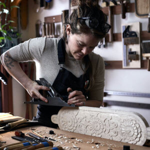 craftswoman handplaning