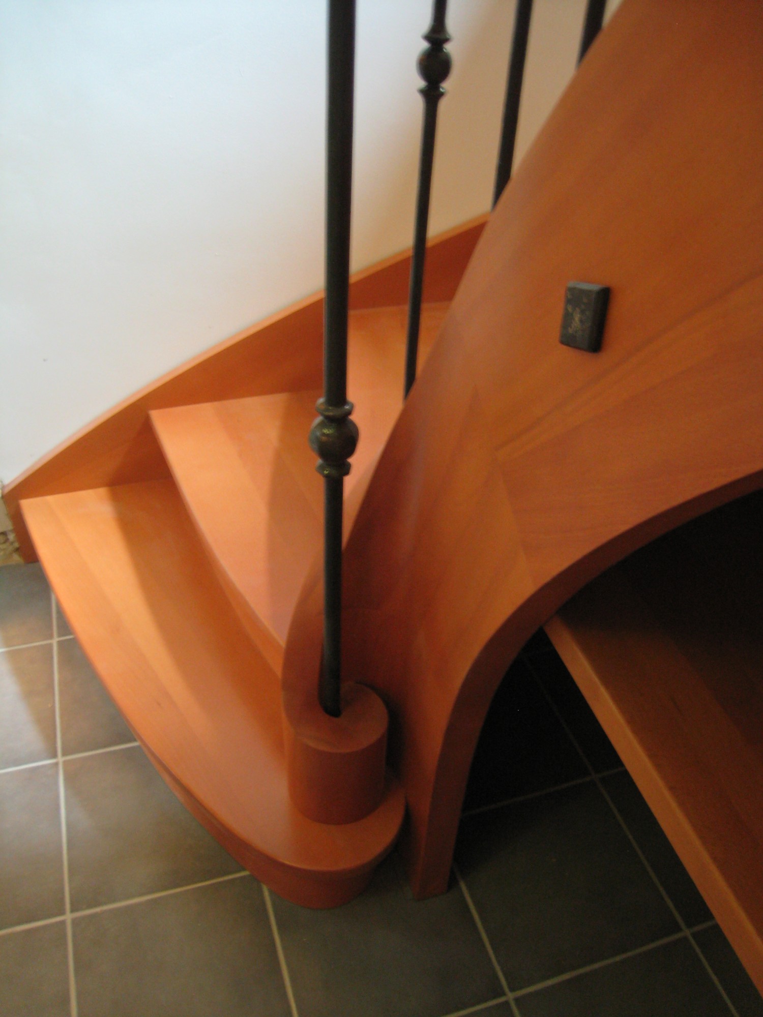 Escaliers-bois-Courbes5a4f842a64fcc